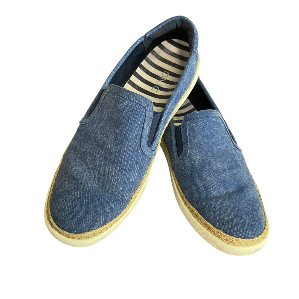 Vionic Rae blue denim canvas slip ons 8.5